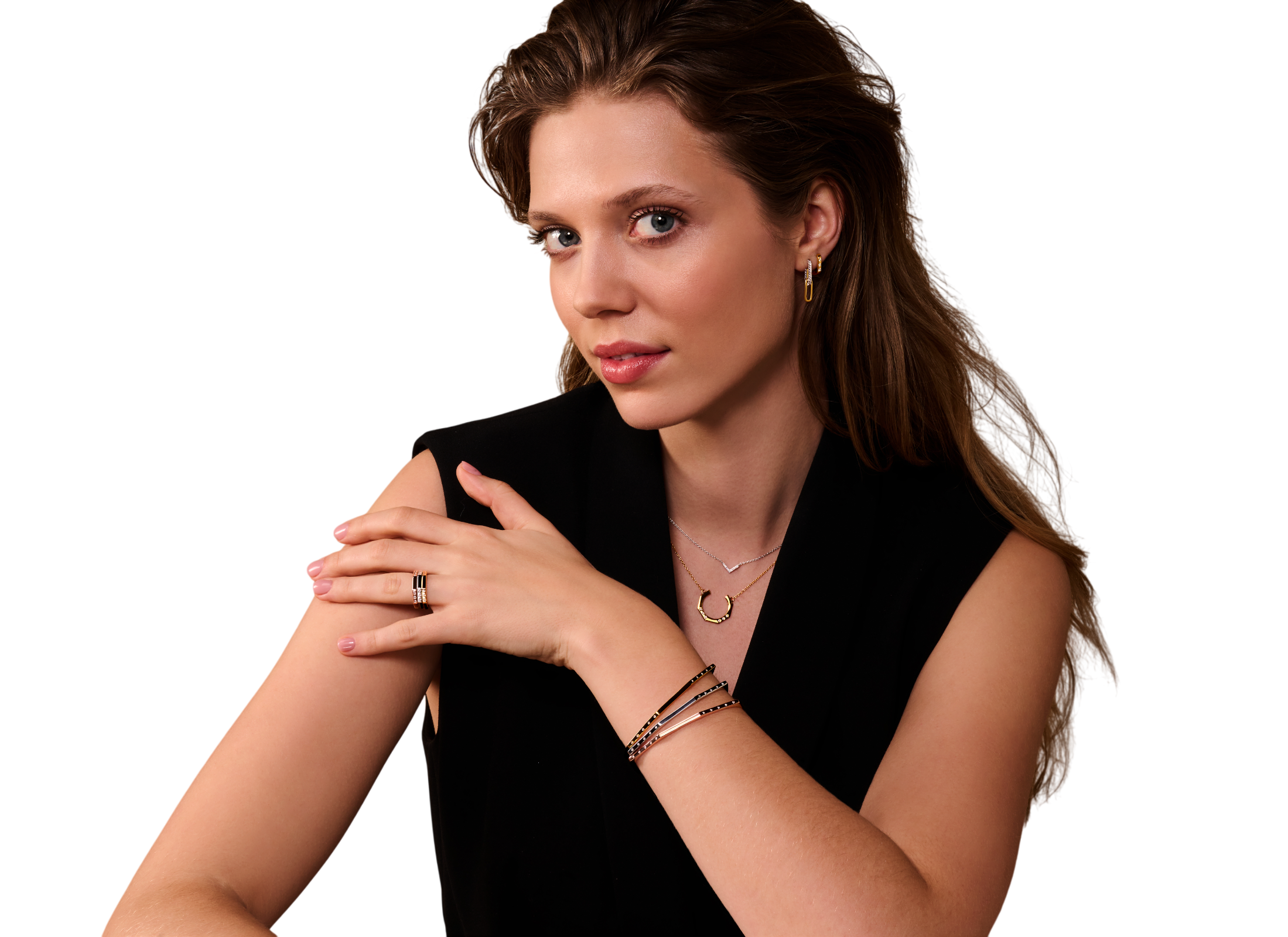 Model wearing the Alessia diamond ring, necklace and bracelet